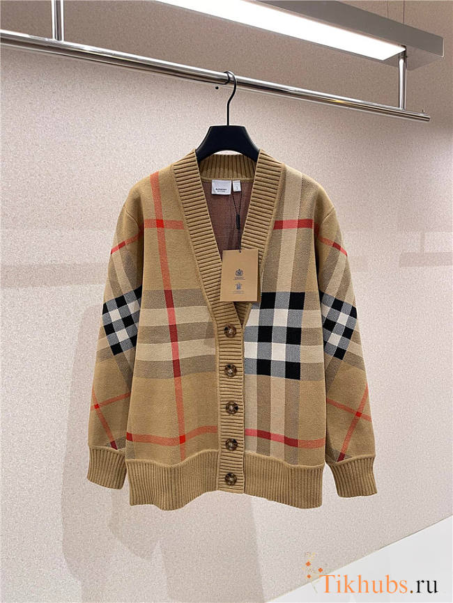 Burberry Cardigan 01 - 1