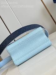 Louis Vuitton LV Twist PM Washed Blue 19 x 15 x 9 cm - 6