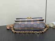 Louis Vuitton LV Pochette Métis East West Trianon Gray 21.5 x 13.5 x 6 cm - 3