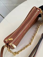 Louis Vuitton LV Liv Pochette Cognac 24x13x6.5cm - 4