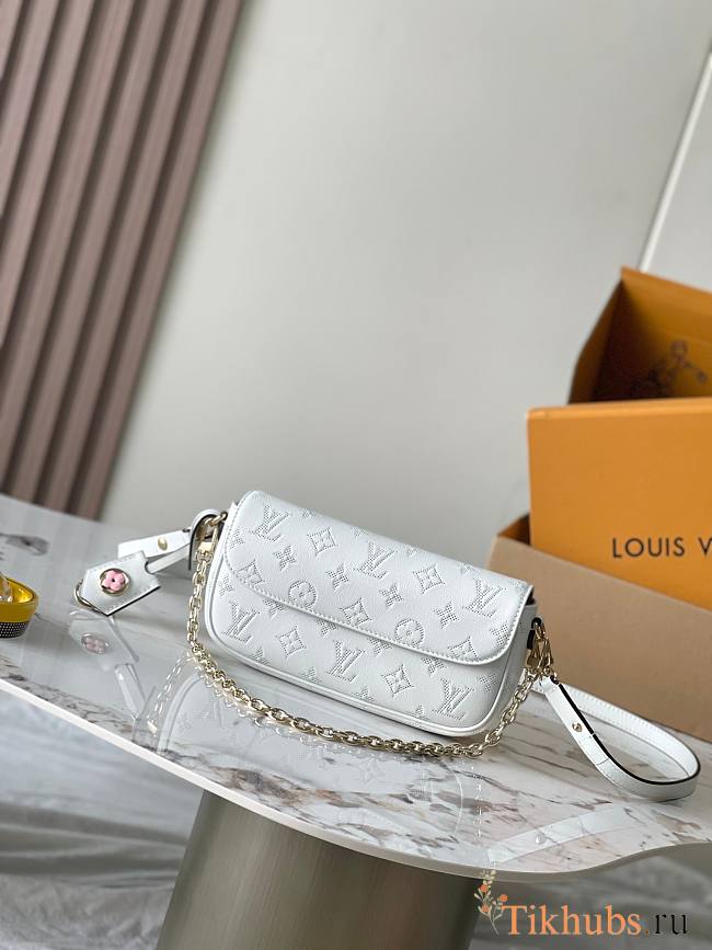 Louis Vuitton LV Wallet On Chain Ivy White 23.5 x 12 x 4.3 cm - 1