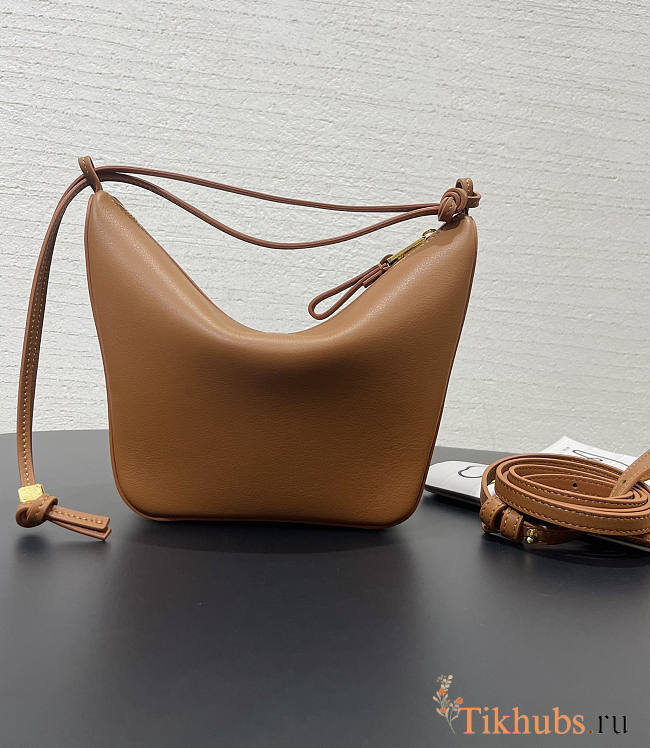 Loewe Hammock Hobo Bag Tan 28x17x9.5cm - 1