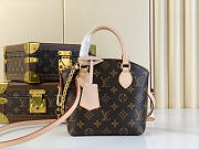 Louis Vuitton LV Lockit BB Monogram 15 x 19 x 7 cm - 1