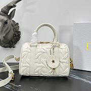 Dior Groove 20 Bag White Calfskin 20.5 x 13.5 x 12 cm - 1