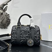 Dior Groove 20 Bag Black Calfskin 20.5 x 13.5 x 12 cm - 1