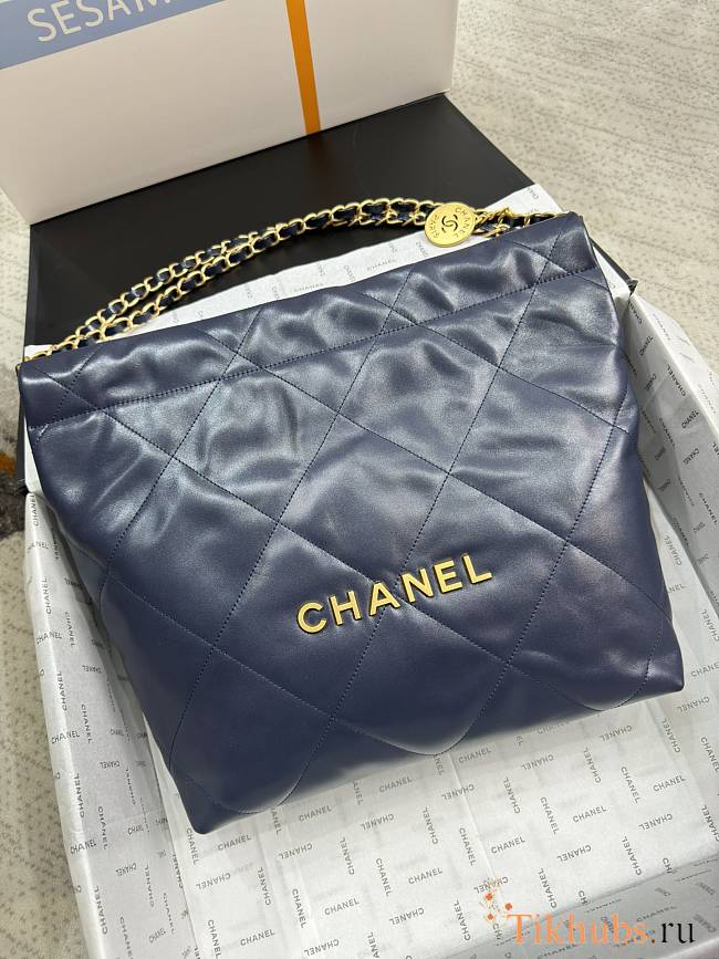 Chanel Small 22 Handbag Navy Blue Gold 35x37x7cm - 1