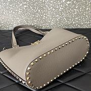 Valentino Garavani Rockstud Grey Bag 26x11x24cm - 5