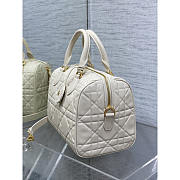 Dior Groove 25 Bag White Macrocannage Calfskin 25 x 19 x 16 cm - 4