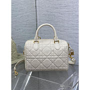 Dior Groove 25 Bag White Macrocannage Calfskin 25 x 19 x 16 cm - 3