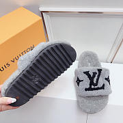 Louis Vuitton LV Paseo Flat Comfort Mules Grey - 5