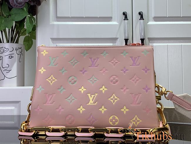 Louis Vuitton LV Coussin Bag Pink 26x20x12cm - 1