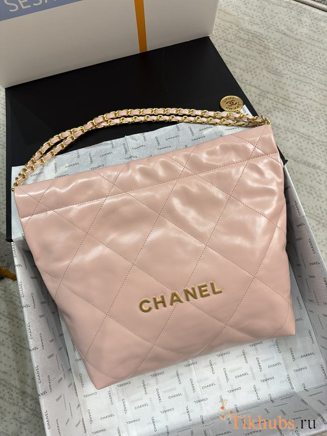 Chanel Small 22 Handbag Light Pink Gold 35x37x7cm - 1