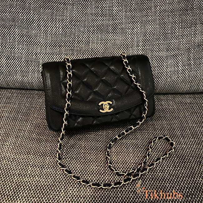 Chanel Diana Flap Bag Black Caviar Gold 21.5x14x7cm - 1