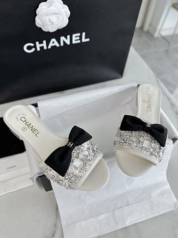 Chanel White Black Slides 02