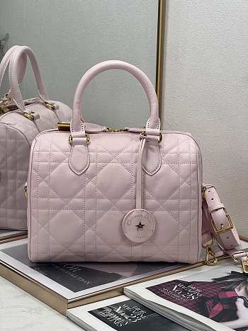 Dior Groove 25 Bag Pink Macrocannage Calfskin 25 x 19 x 16 cm