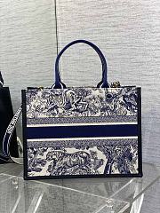 Dior Medium Book Tote White Navy Blue Sauvage 36.5 x 28 x 16.5 cm - 5