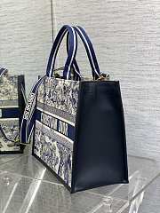 Dior Medium Book Tote White Navy Blue Sauvage 36.5 x 28 x 16.5 cm - 4