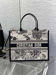 Dior Medium Book Tote Latte Black Zodiac 36.5 x 28 x 16.5 cm - 1