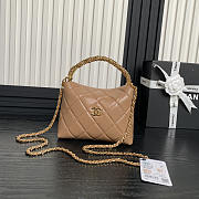 Chanel Clutch With Chain Shiny Lambskin Gold Milky Tea 18.5cm - 1