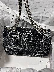 Chanel 24B Flap Bag Black 21cm - 3