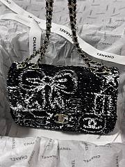 Chanel 24B Flap Bag Black 21cm - 2