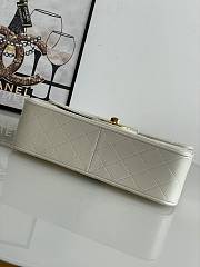 Chanel Jumbo Flap Bag White Lamskin Gold 30x21x8cm - 3