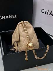 Chanel Flap Bag Lambskin Beige 17cm - 4