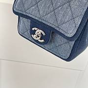 Chanel Bicolor CC Medallion Graphic Denim 17cm - 4