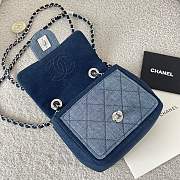 Chanel Bicolor CC Medallion Graphic Denim 17cm - 5