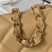 Chanel Flap Bag Beige Gold Lambskin 21x14x9cm - 2