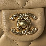 Chanel Flap Bag Beige Gold Lambskin 21x14x9cm - 3