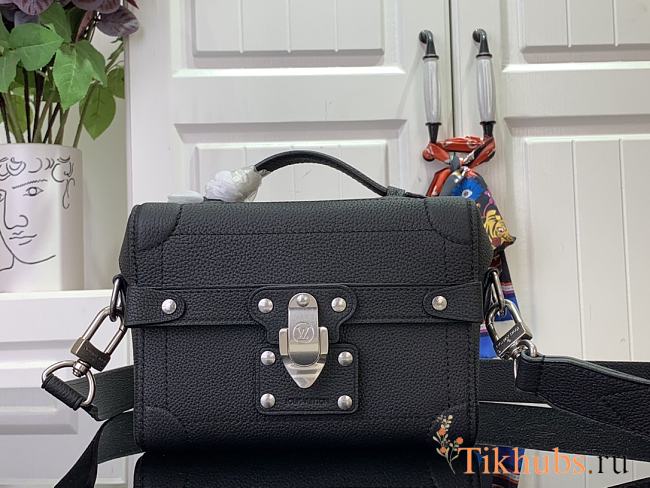 Louis Vuitton LV Soul Trunk Bag Black 15 x 7 x 19 cm - 1