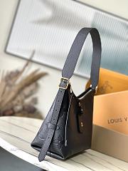 Louis Vuitton LV Carryall PM Black 29x24x12cm - 5