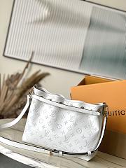 Louis Vuitton LV Bundle White 28x20x11.5cm - 5