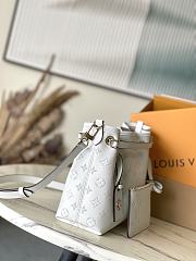 Louis Vuitton LV Bundle White 28x20x11.5cm - 4