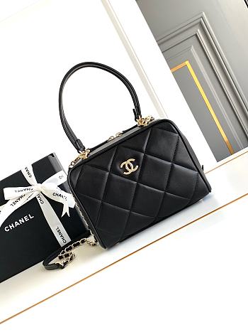 Chanel Bag Black Lambskin Gold 21x12x15cm