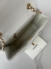 Chanel Mini Flap Bag Lambskin Gold White 19x13.5x7cm - 3