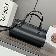 Loewe Small Clasp Bag Silk Calfskin Black 25x13x15cm - 2