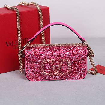 Valentino Garavani Small Pink Locò Shoulder Bag 19x10.5x5cm