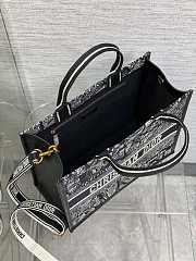 Dior Medium Book Tote Black White Plan de Paris 36.5x28x16.5 cm - 6