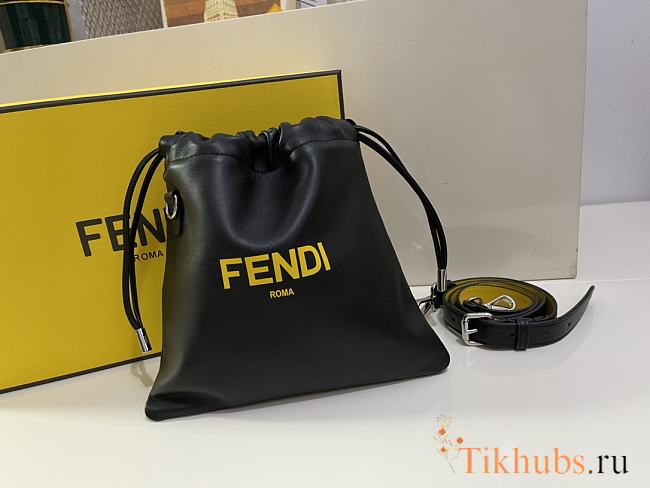 Fendi Black Leather Handbag 24x24x2cm - 1