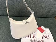 Valentino Garavani Hobo White Shoulder Bag 30x24x3cm - 1