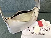 Valentino Garavani Hobo White Shoulder Bag 30x24x3cm - 5