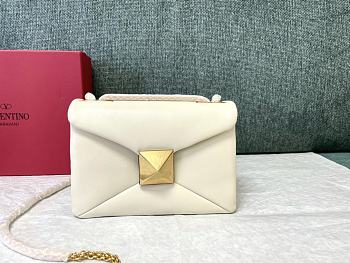 Valentino Garavani One Stud White Bag 19x14x11cm