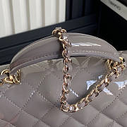 Chanel Top Handle Flap Bag Grey Patent 20x9x13cm - 4