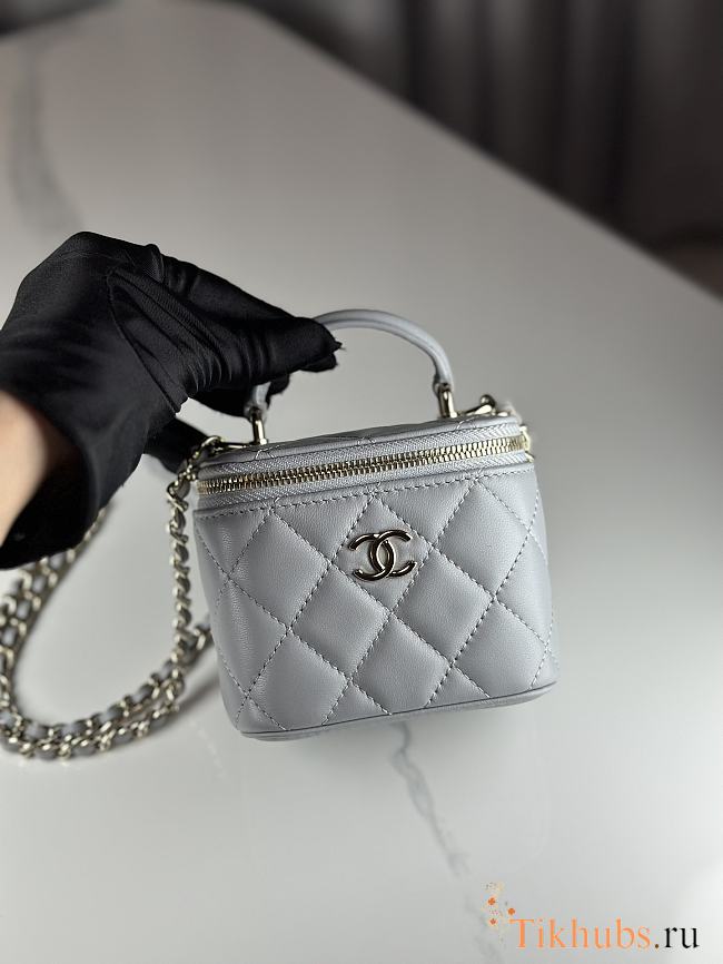 Chanel Mini Top Handle Vanity Grey Lambskin 11x8.5x7cm - 1