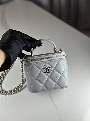 Chanel Mini Top Handle Vanity Grey Lambskin 11x8.5x7cm - 1