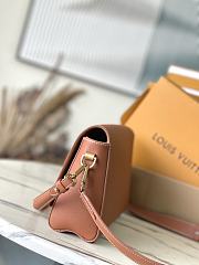 Louis Vuitton LV Soft Twist Cognac 27 x 19 x 9 cm - 4