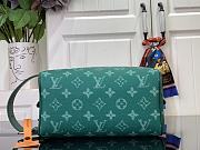 Louis Vuitton LV Locker Dopp Kit Green 23 x 13 x 12 cm - 3