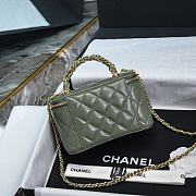 Chanel 24B Vanity Case Green Lambskin 19x9.5x8cm - 5